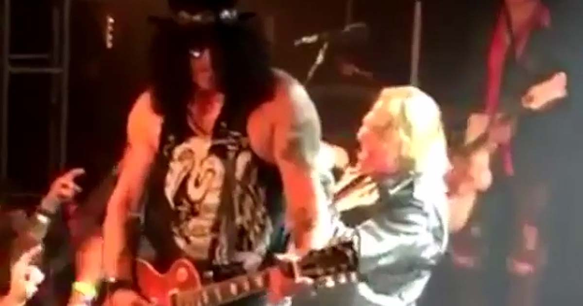 Guns N' Roses ofrecen un concierto sorpresa en Hollywood