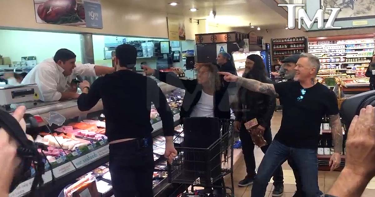La bizarrada de la semana: Metallica en el supermercado cantando el 'Enter Sandman'