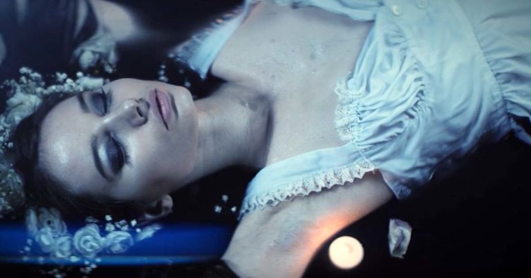 Cradle of Filth y el vídeo de 'Heartbreak And Seance' (Uncensored)